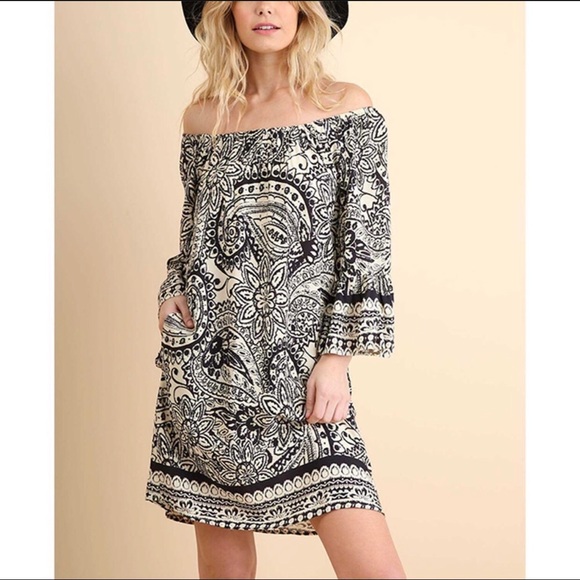 Umgee Dresses & Skirts - Umgee boho paisley off shoulder dress